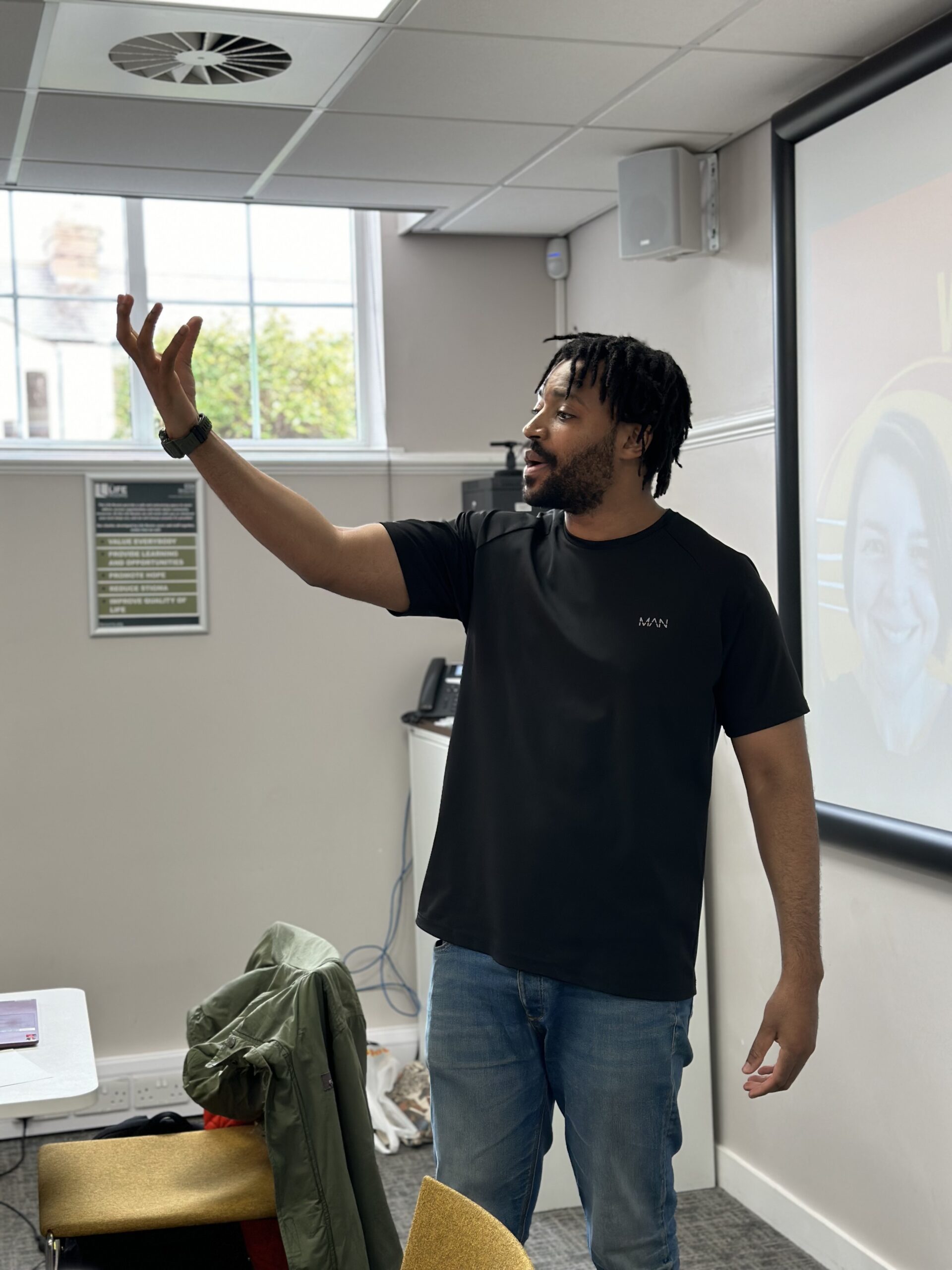 Write To Work: Free Writing Courses | Writing on the Wall